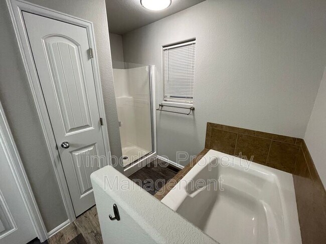 Building Photo - 8097 Hardwood Cir