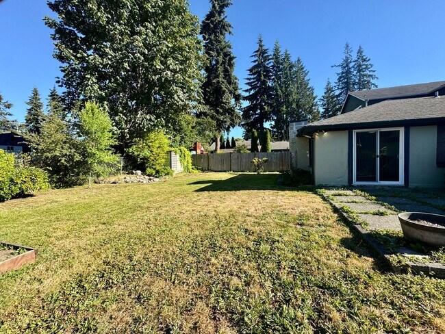Building Photo - Beautifully Remodeled 4-Bedroom Home with Spacious Backyard in Mountlake Terrace