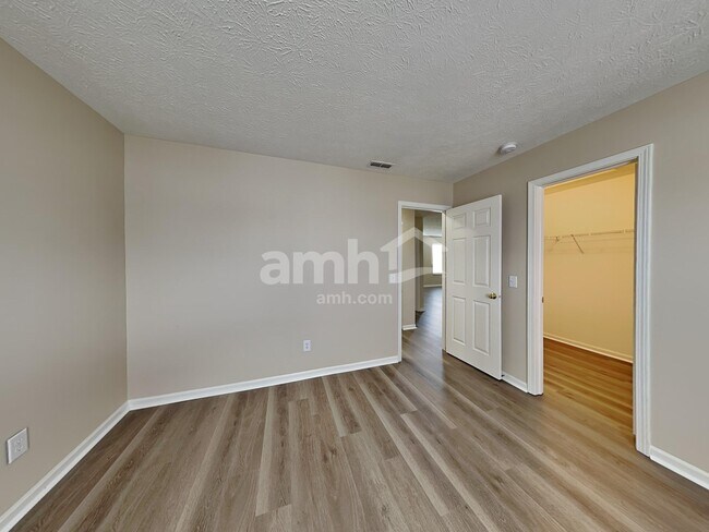 Building Photo - 10825 Spring Green Dr