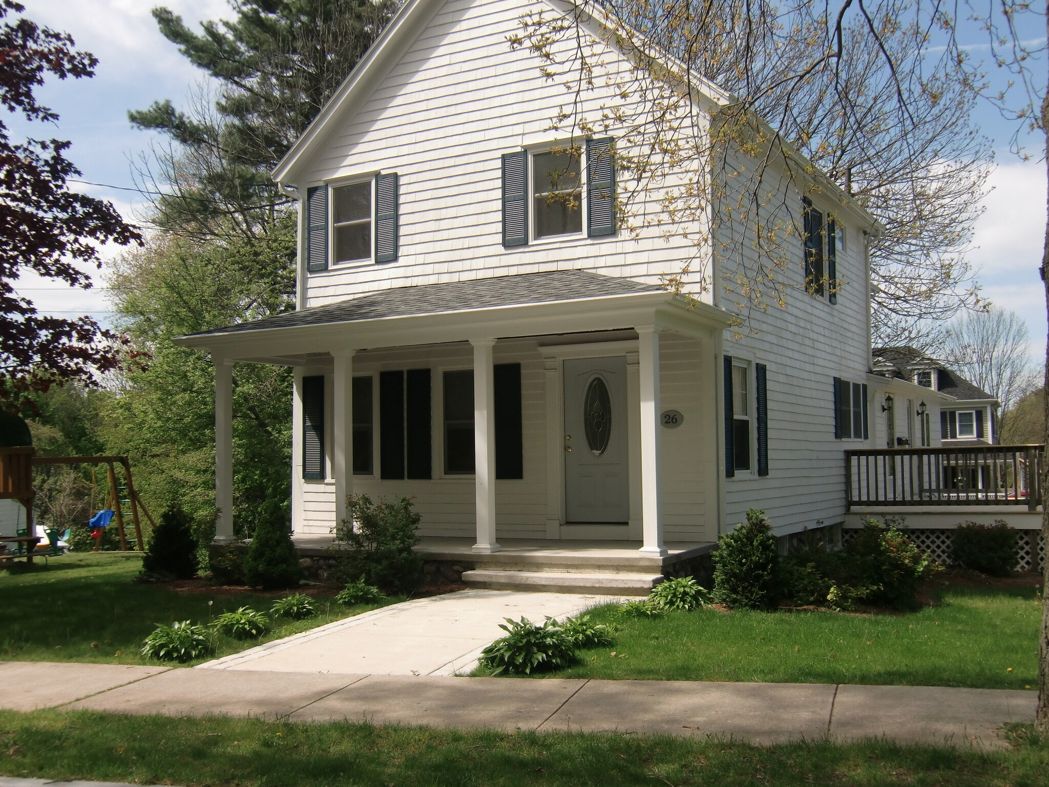 Building Photo - 26 Summer Ave