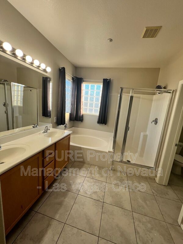 Building Photo - 7204 Glen Shire Ct