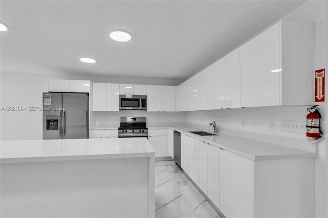 Building Photo - 152 NW 18th St