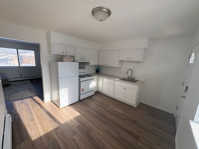 Interior Photo - Bram