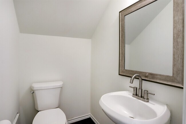 Building Photo - 12818 Chamberlain Dr