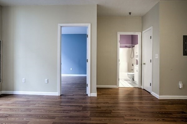 Building Photo - 200 Market St