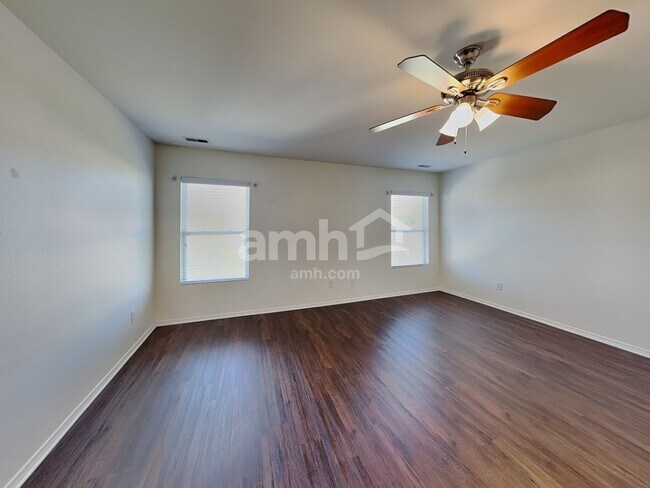 Building Photo - 1611 Rustic Arch Way