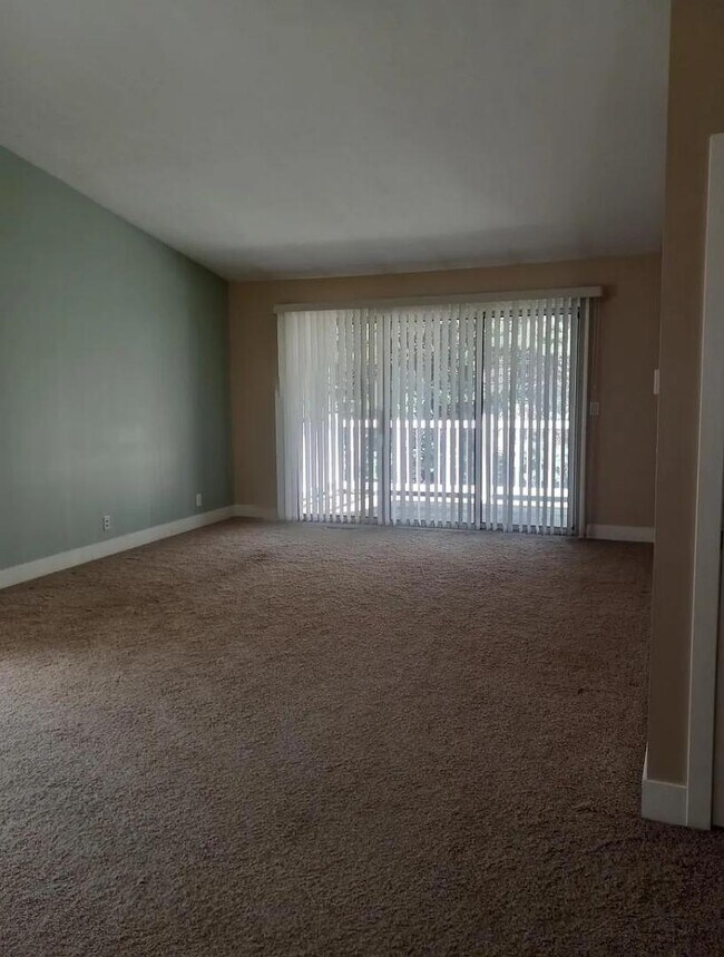 Building Photo - 311 E 20th St