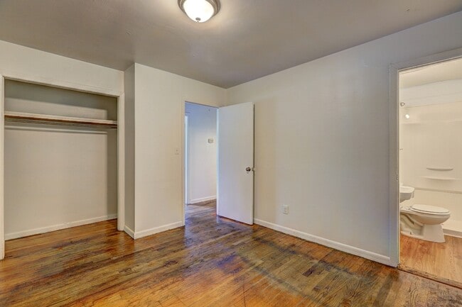 Building Photo - 2511 Derrell Dr