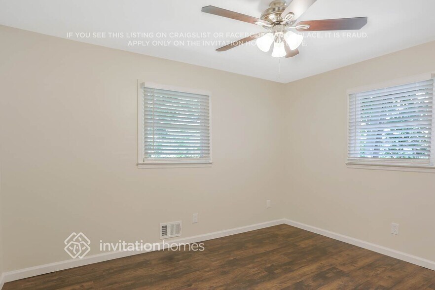 Building Photo - 455 Lemon St NE