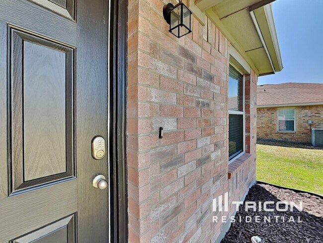 Building Photo - 6621 Swainson Trail