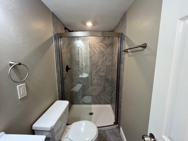 Building Photo - 350 Melwood Ave