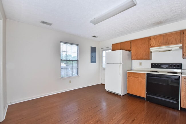 Building Photo - 537 Deaton Pl