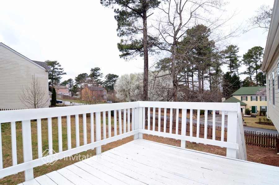 Building Photo - 1060 Heatherwood Ct