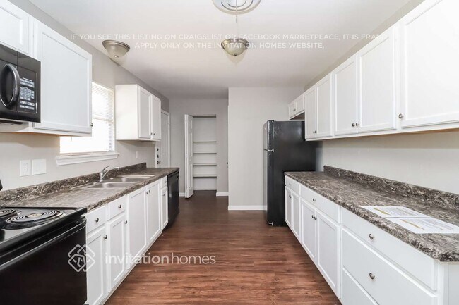 Building Photo - 2809 W Boyce Ave