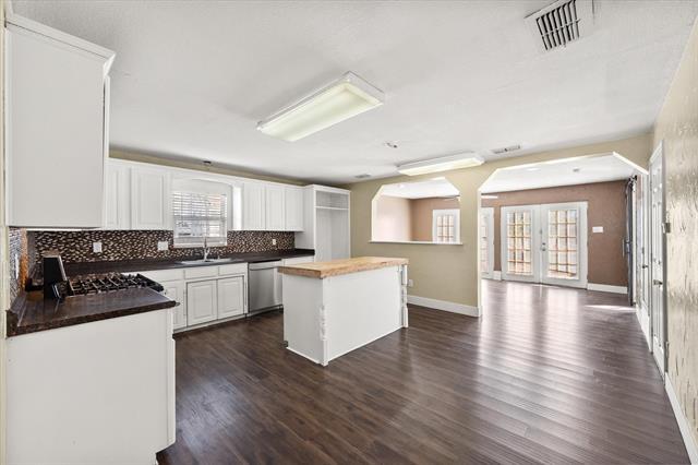 Building Photo - 604 Dunn St