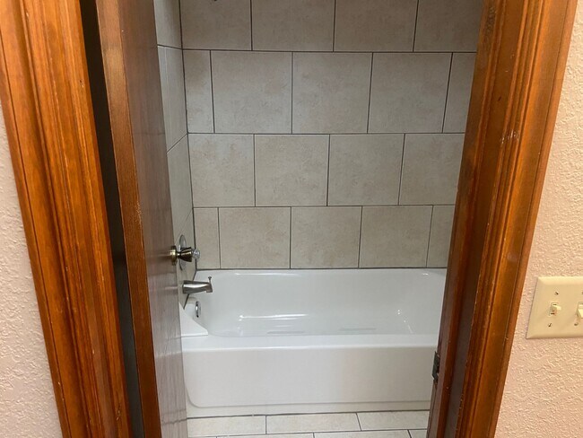 Building Photo - Beautiful 2 bed 2 bath home in a great location!!