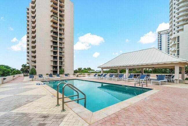 Building Photo - 4200 N Ocean Dr