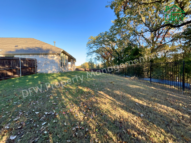 Building Photo - Spacious 4-Bedroom Home in Arlington with ...