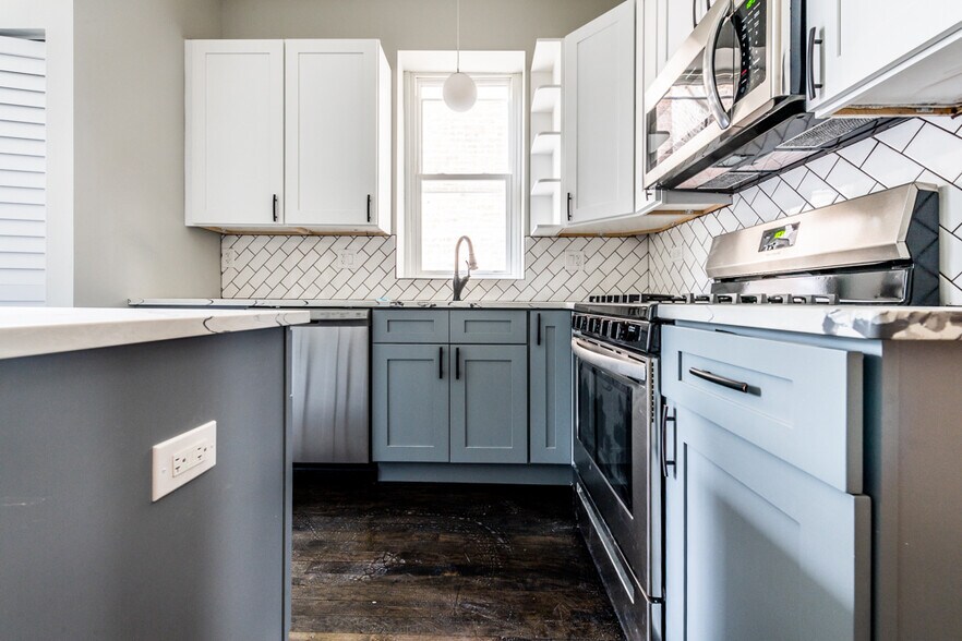 Building Photo - 1435 N Washtenaw Ave