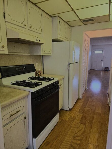 Building Photo - 3128 59th St S