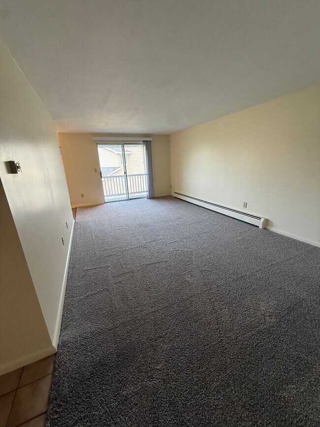 Building Photo - New Country Village