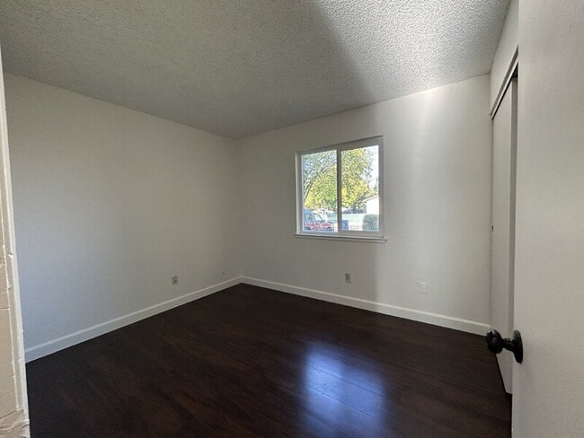 Building Photo - 2170 McGregor Dr