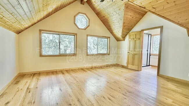 Building Photo - 166 Wildwood Ln