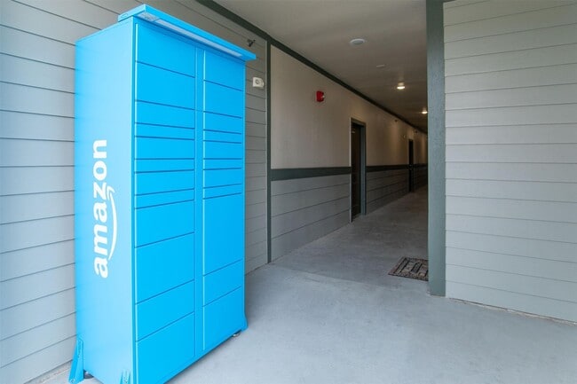 Building Photo - 2930 Plum Creek Ln