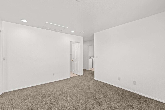 Building Photo - "Spacious 3-Bedroom Oasis with 2.5 Baths on Grandmother Hat Street, North Las Vegas!"