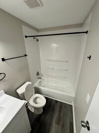 Building Photo - 5556 Allemong Dr