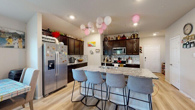 Building Photo - Amazing like new home in The Terrace in Temple
