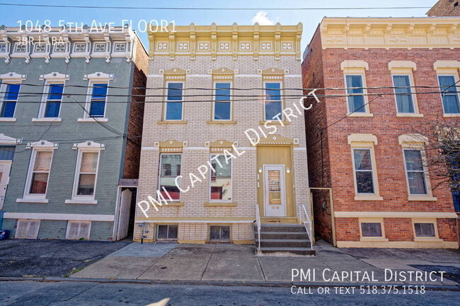 Building Photo - 1048 5th Ave