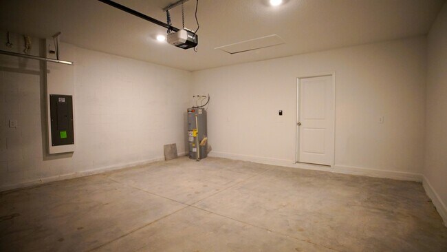 Building Photo - 2331 Burney Fls Ln