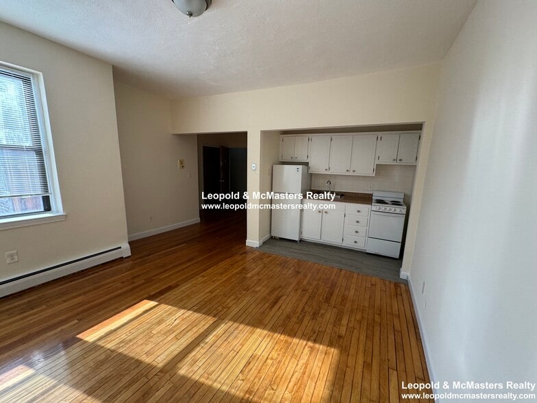 Primary Photo - 64 Brighton Ave