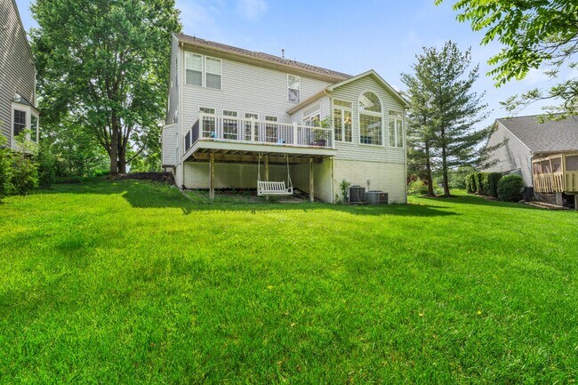 Building Photo - 6331 Claridge Dr S