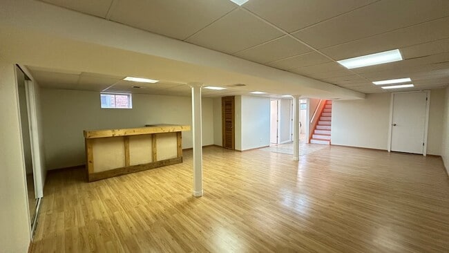 Building Photo - 7520 W Carmen Ave