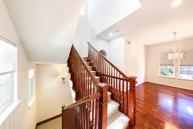 Building Photo - Three bedroom located in Newport Coast com...
