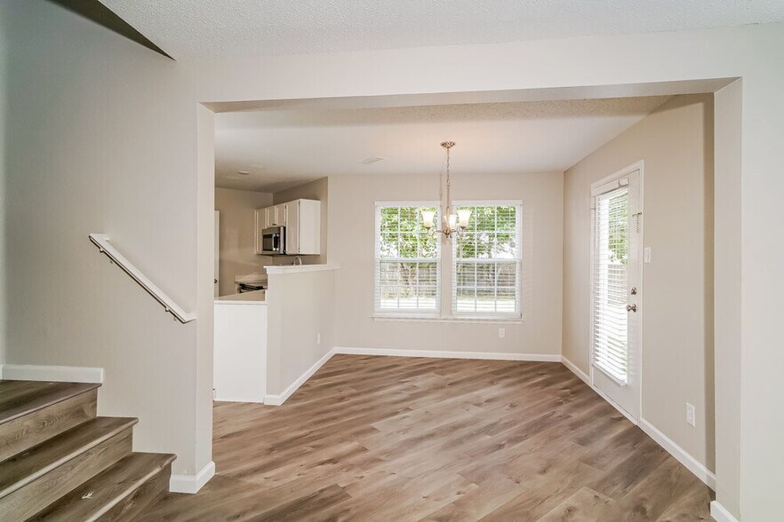 Building Photo - 5609 Woodland Trace Blvd