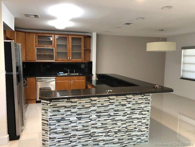 Building Photo - 12521 SW 94th Ter  Miami Fl 33186