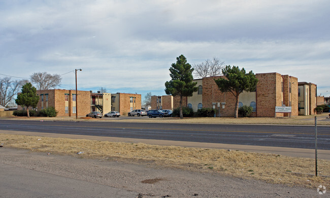 Building Photo - Carriage House Apartments