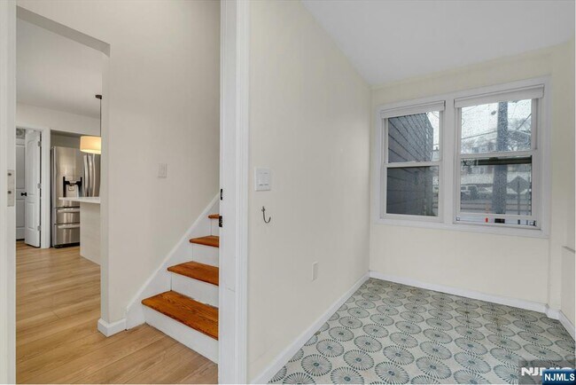 Building Photo - 316 Palisade Ave