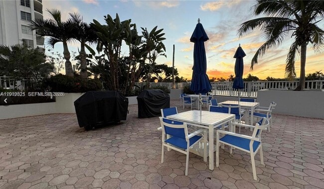 Building Photo - 5700 Collins Ave