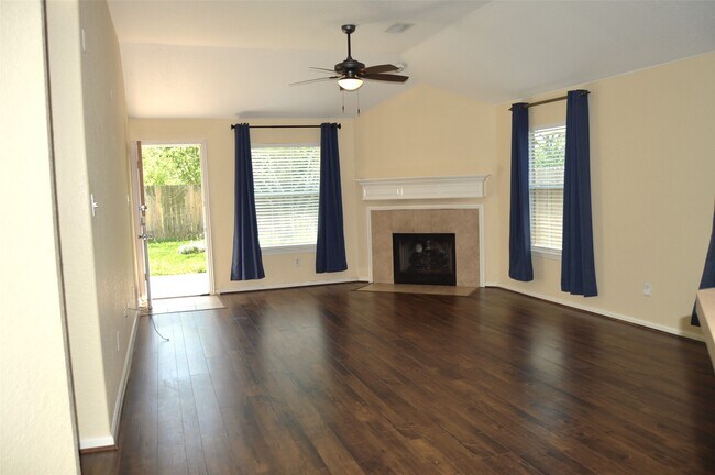 Building Photo - 18011 Rose Hill Park Ln