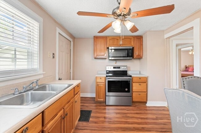 Building Photo - 1514 Augusta Ave