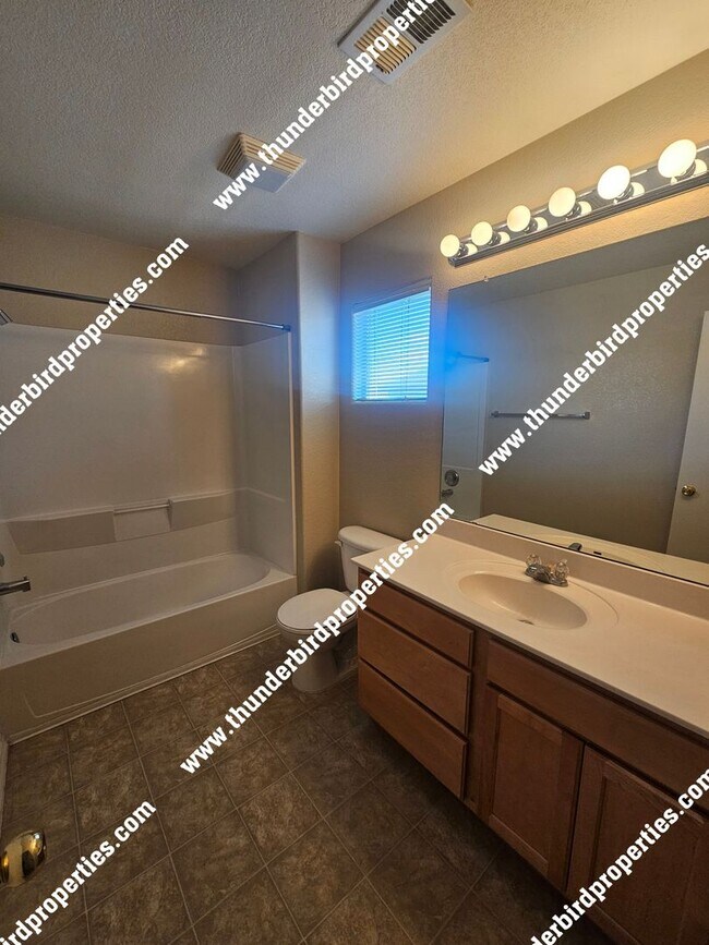 Building Photo - 5743 Valle Alegre Pl NW
