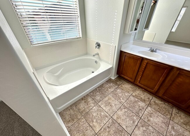 Building Photo - 971 S Deerfield Ln