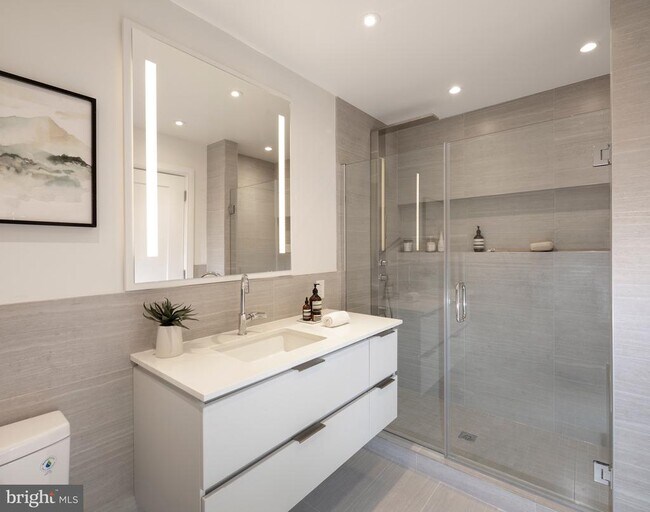 Building Photo - 900 N 9th St