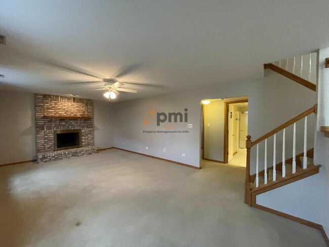 Building Photo - 725 Seminary Dr