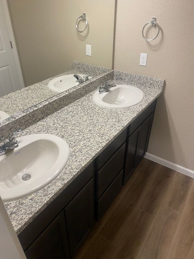 Building Photo - Furnished 2-Story Home in North Reno