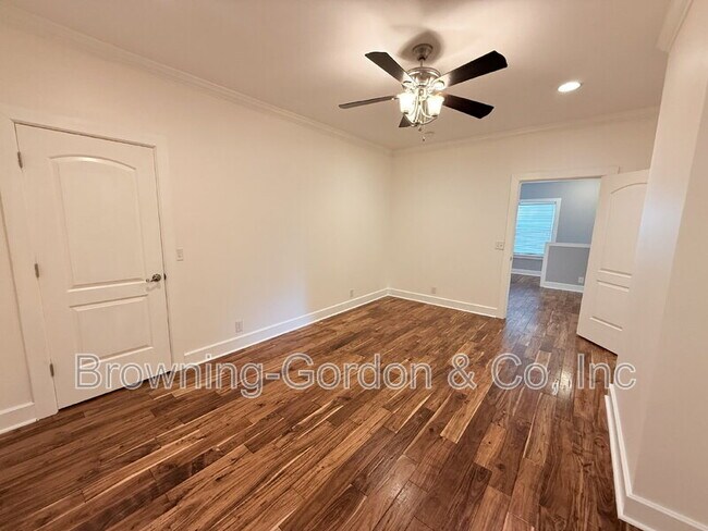 Building Photo - 1113 Pennock Ave